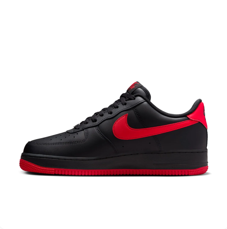 Nike Black & Red Low-Top Lace-Up Sneakers