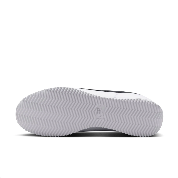 Nike White & Black Low-Top Lace-Up Sneakers