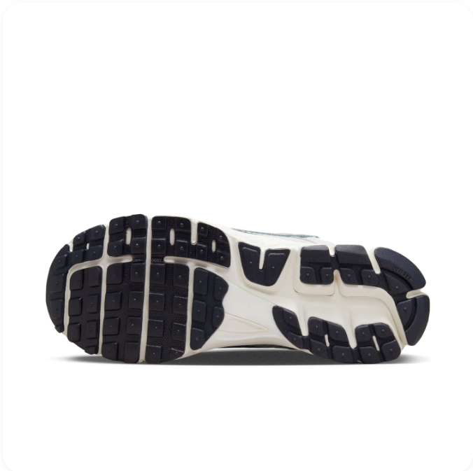 Nike Vomero 5 White & Metallic Silver Low-Top Sneakers
